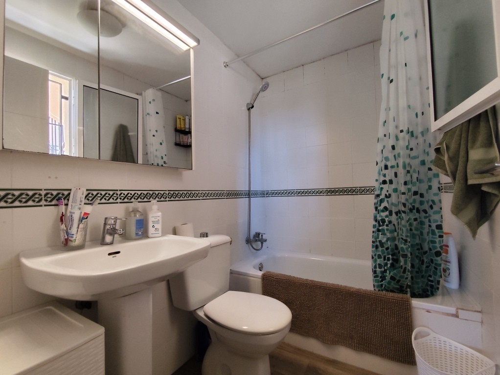 For sale - 2 Bedroom 1 Bathroom Ground floor Apartment in Torrevieja -  - Alicante