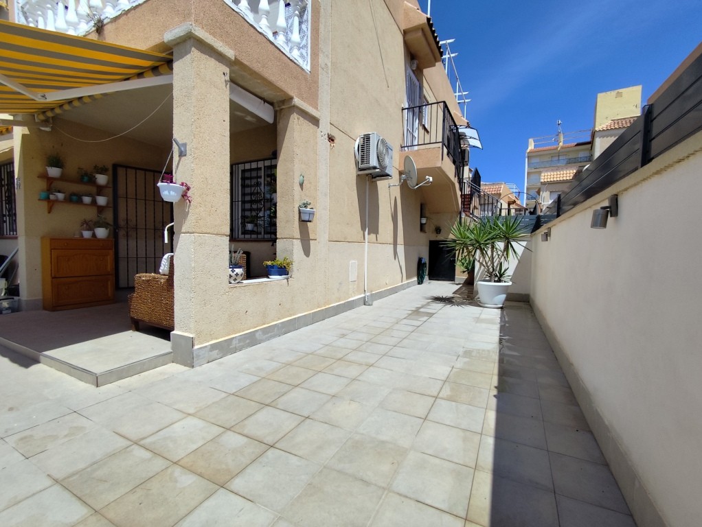 For sale - 2 Bedroom 1 Bathroom Ground floor Apartment in Torrevieja -  - Alicante
