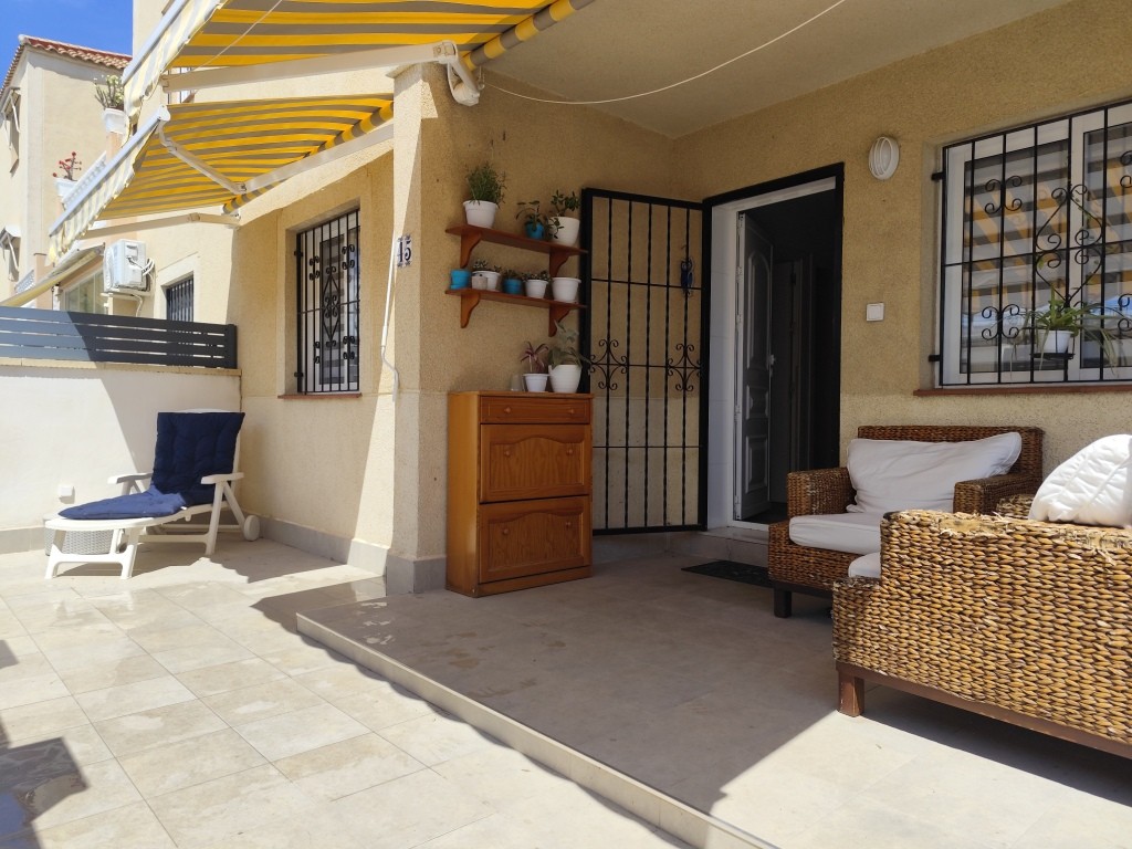 For sale - 2 Bedroom 1 Bathroom Ground floor Apartment in Torrevieja -  - Alicante