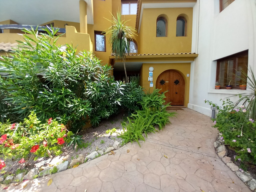 For sale - 2 Bedroom 1 Bathroom Penthouse in Punta Prima -  - Alicante