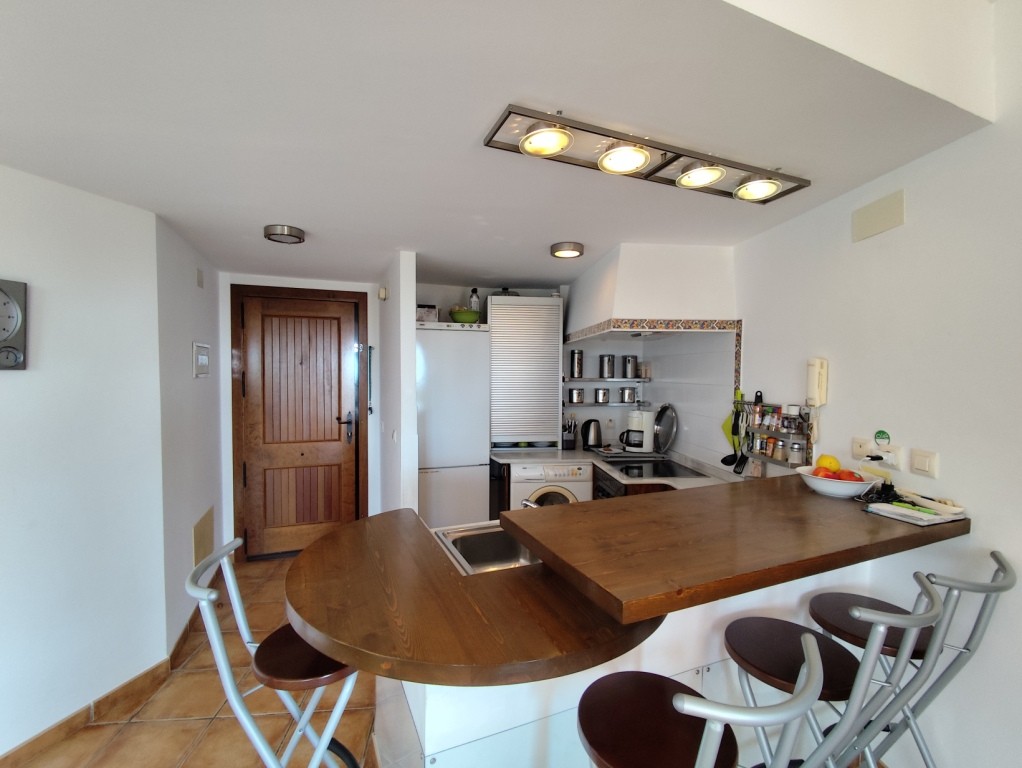 For sale - 2 Bedroom 1 Bathroom Penthouse in Punta Prima -  - Alicante