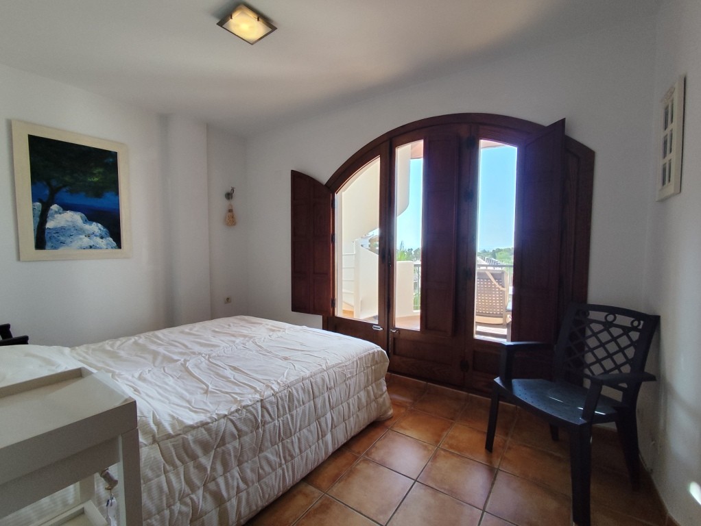 For sale - 2 Bedroom 1 Bathroom Penthouse in Punta Prima -  - Alicante