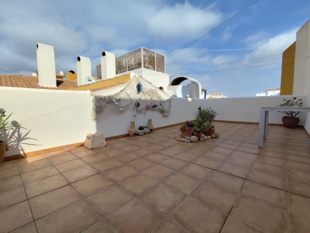 For sale - 2 Bedroom 1 Bathroom Penthouse in Punta Prima -  - Alicante