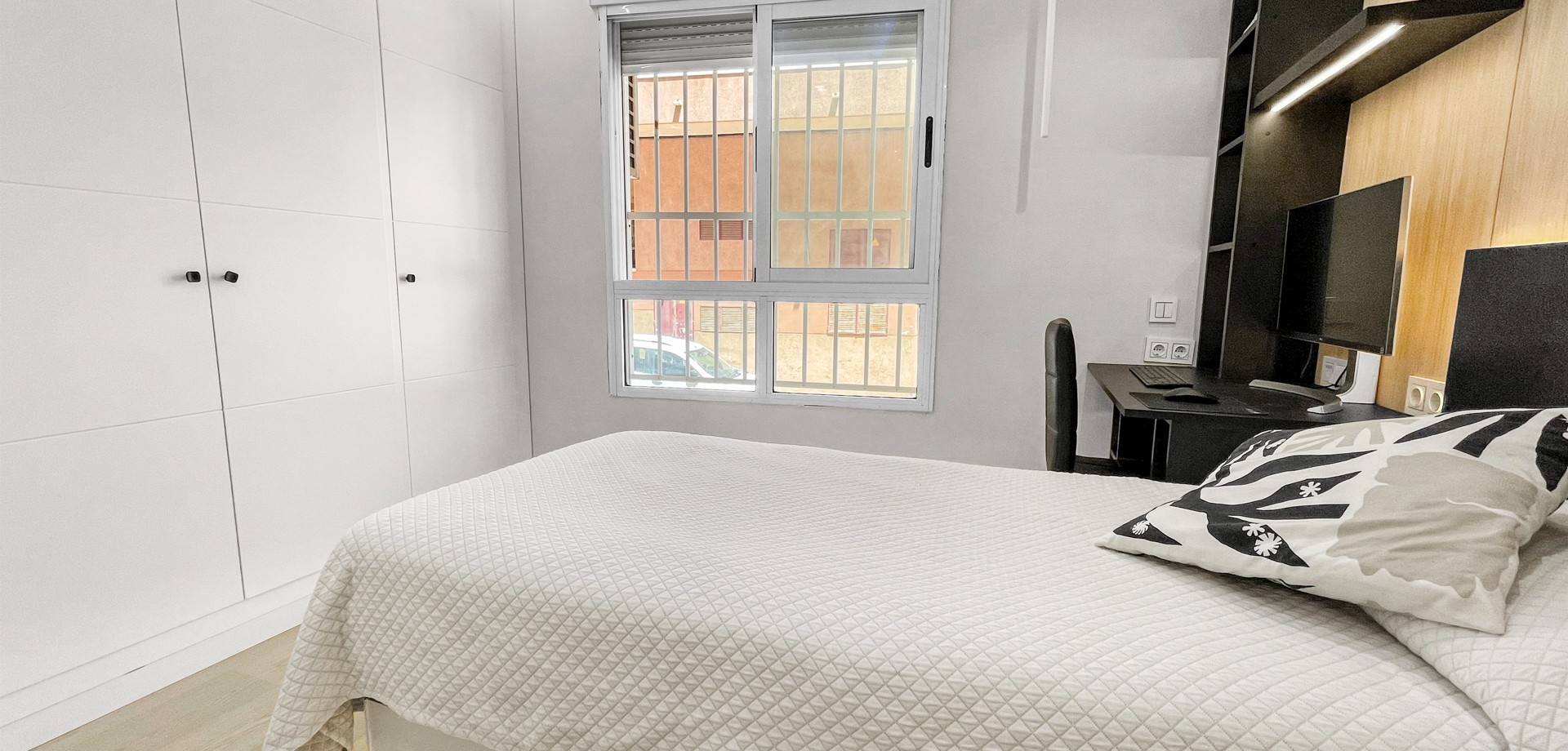 For sale - 3 Bedroom 2 Bathroom Apartment in Torrevieja - Parque las naciones  - Costa Blanca (Alicante)