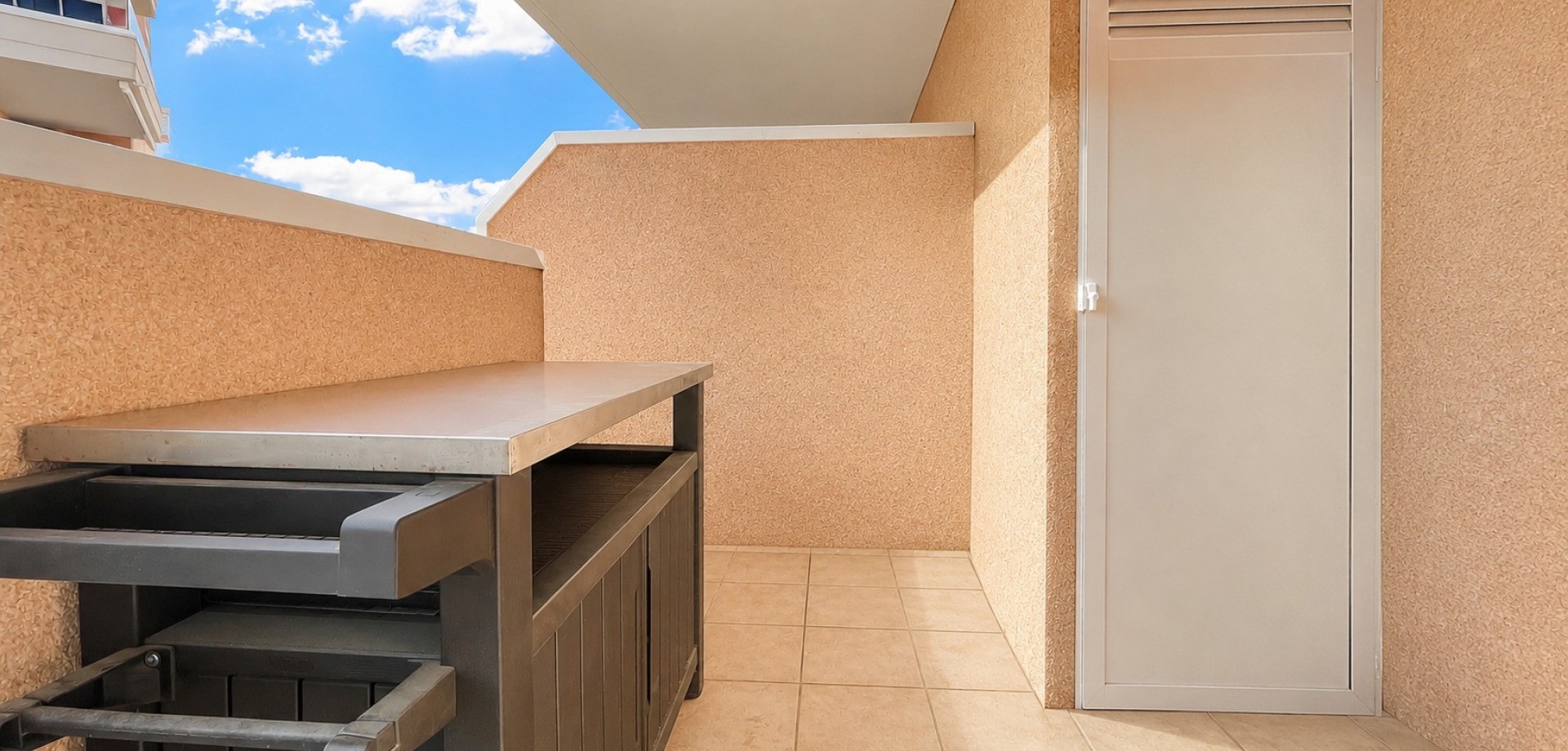For sale - 3 Bedroom 2 Bathroom Apartment in Guardamar del Segura - El Raso  - Costa Blanca (Alicante)