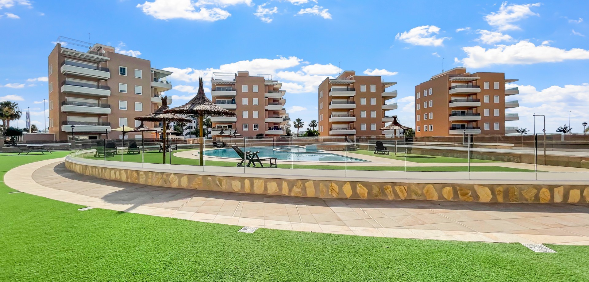 For sale - 3 Bedroom 2 Bathroom Apartment in Guardamar del Segura - El Raso  - Costa Blanca (Alicante)