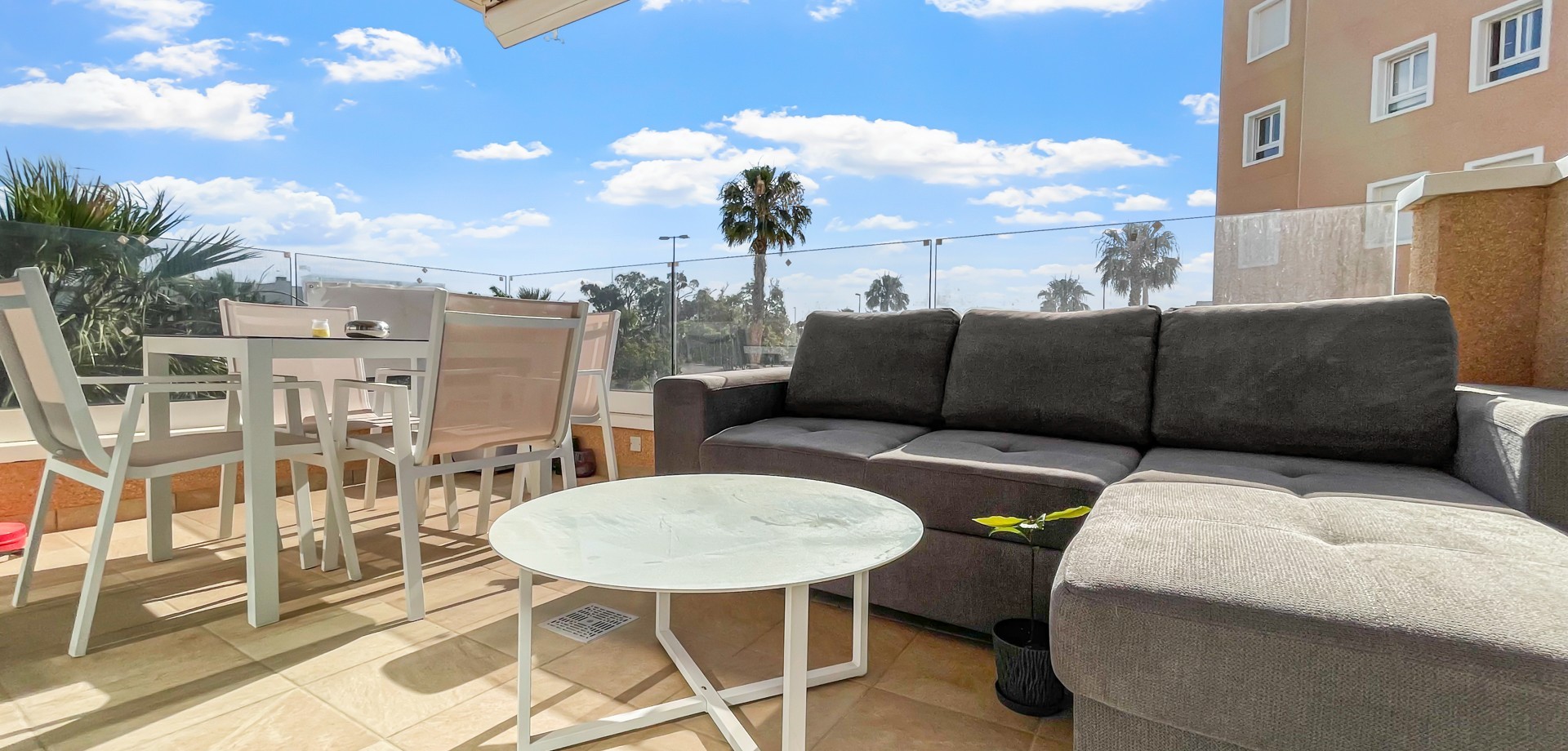 For sale - 3 Bedroom 2 Bathroom Apartment in Guardamar del Segura - El Raso  - Costa Blanca (Alicante)