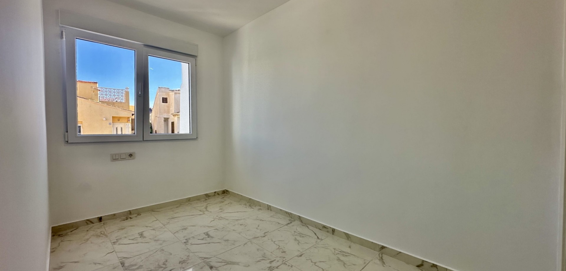 For sale - 3 Bedroom 2 Bathroom Townhouse in Torrevieja - Los Balcones - Los Altos del Edén  - Alicante