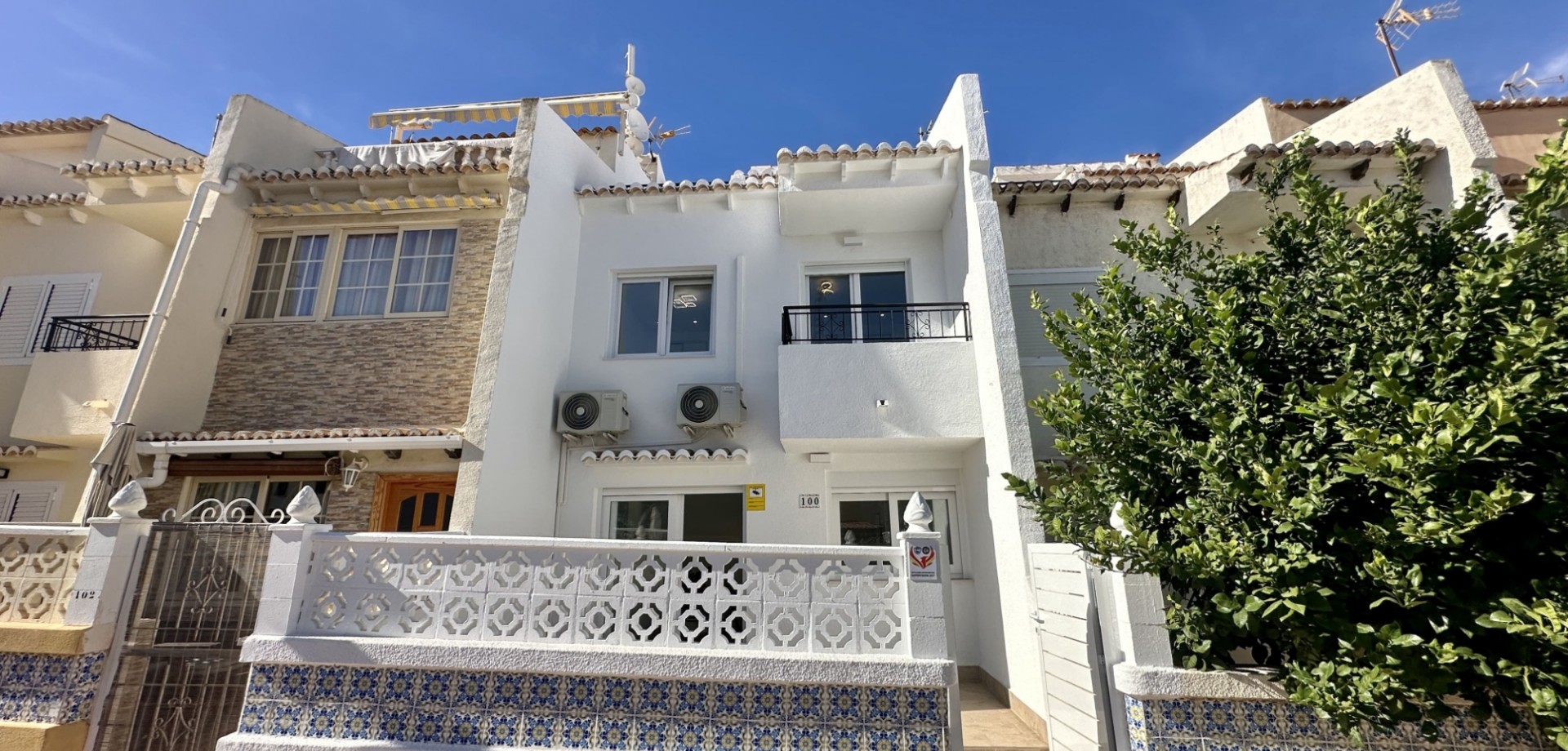 For sale - 3 Bedroom 2 Bathroom Townhouse in Torrevieja - Los Balcones - Los Altos del Edén  - Alicante