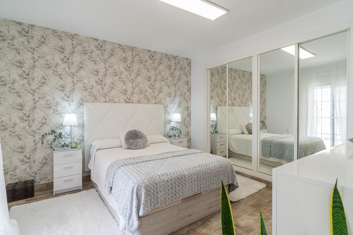 For sale - 4 Bedroom 3 Bathroom Villa in Villamartin - Las filipinas  - Alicante