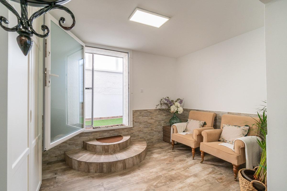 For sale - 4 Bedroom 3 Bathroom Villa in Villamartin - Las filipinas  - Alicante