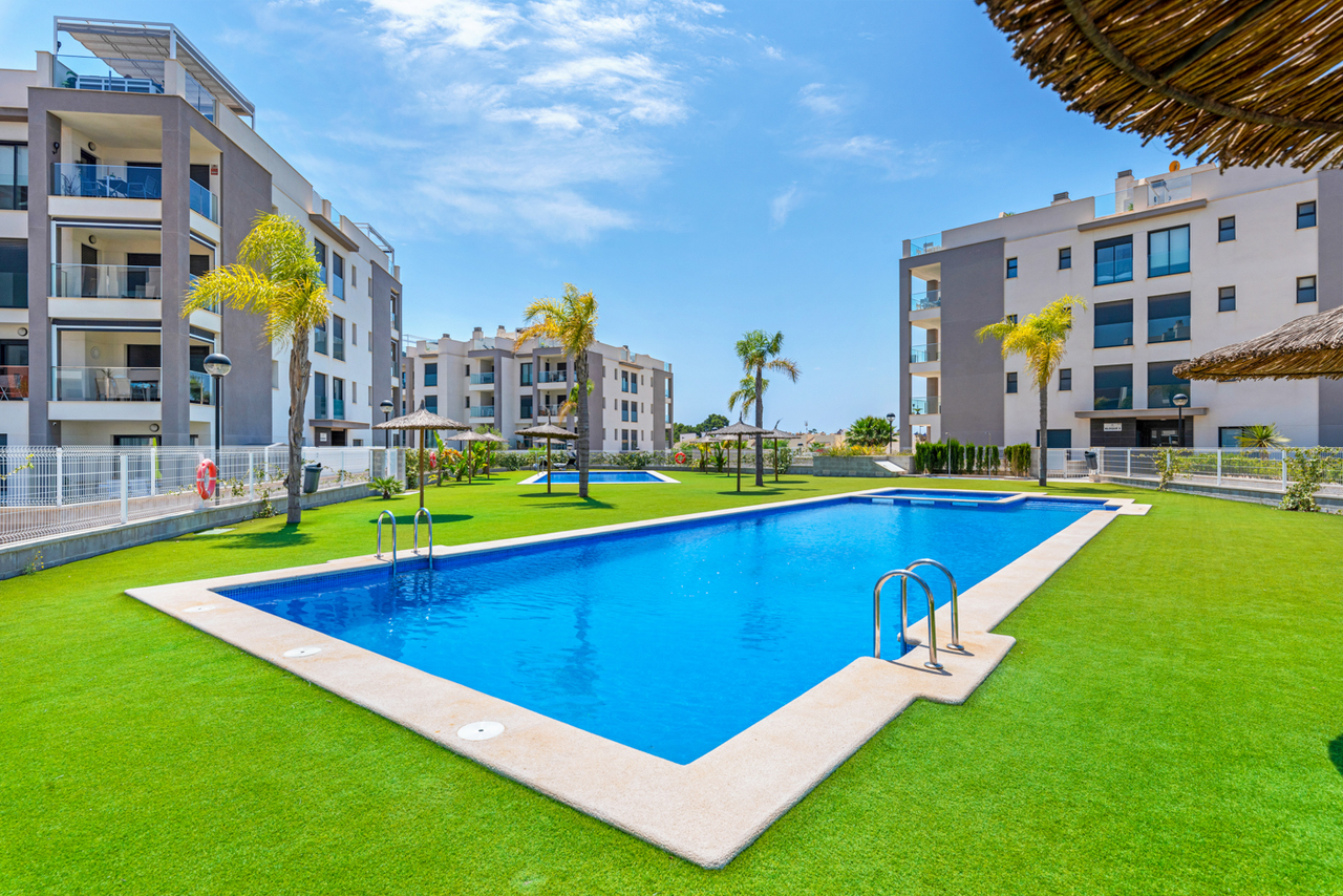 For sale - 2 Bedroom 2 Bathroom Apartment in Villamartin - Costa Blanca  - Alicante
