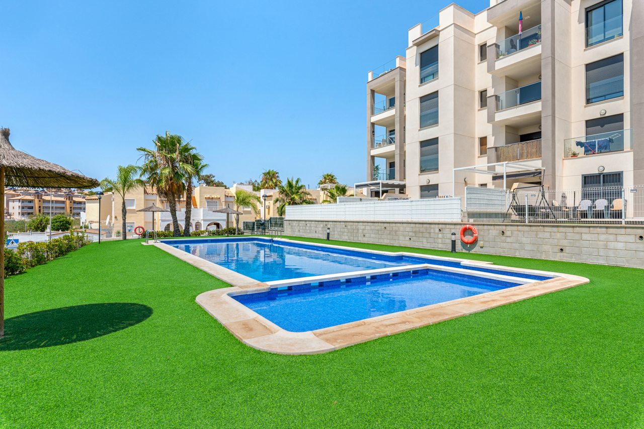 For sale - 2 Bedroom 2 Bathroom Apartment in Villamartin - Costa Blanca  - Alicante