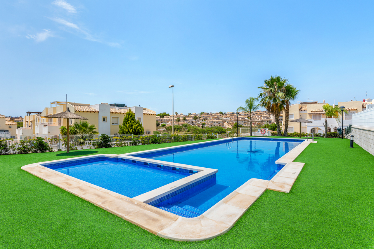 For sale - 2 Bedroom 2 Bathroom Apartment in Villamartin - Costa Blanca  - Alicante