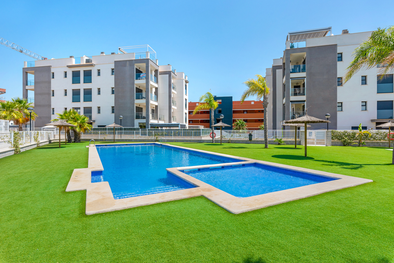 For sale - 2 Bedroom 2 Bathroom Apartment in Villamartin - Costa Blanca  - Alicante
