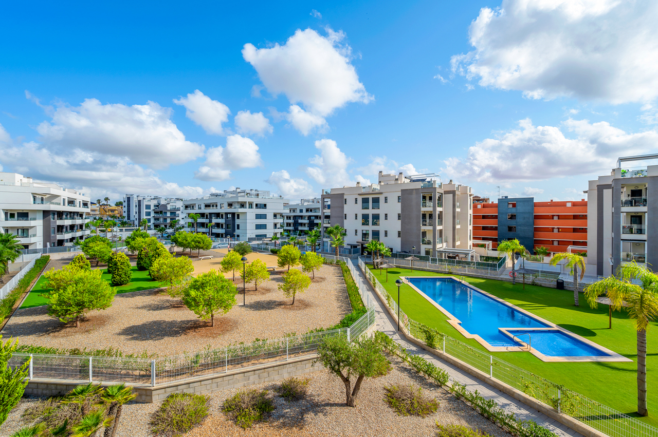 For sale - 2 Bedroom 2 Bathroom Apartment in Villamartin - Costa Blanca  - Alicante