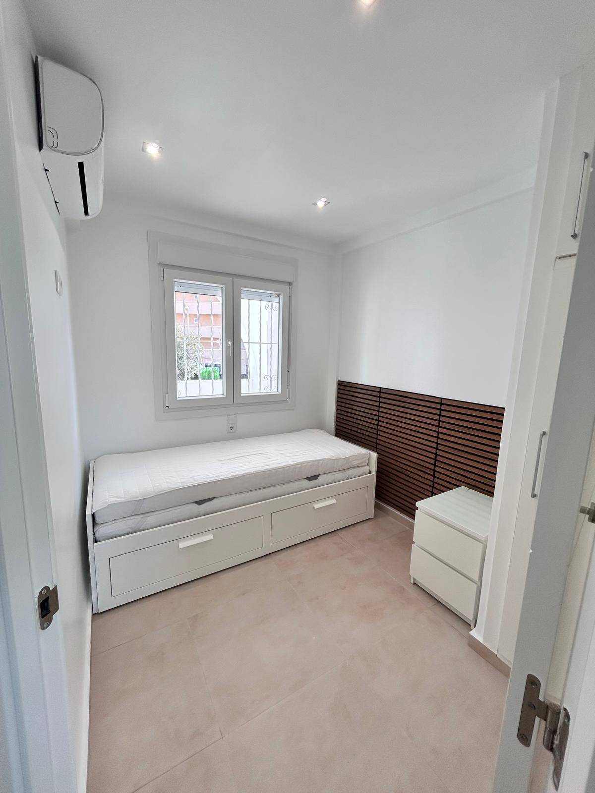 For sale - 2 Bedroom 1 Bathroom Apartment in Orihuela Costa - La Regia  - Alicante
