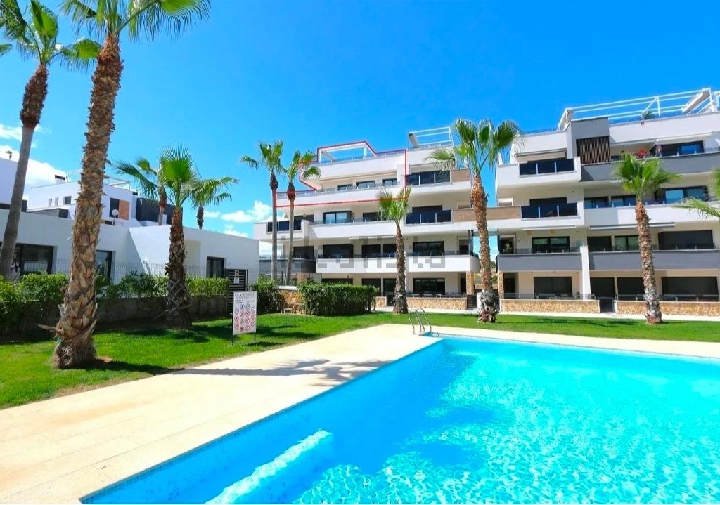 4 Bedroom 2 Bathroom Penthouse in Orihuela Costa