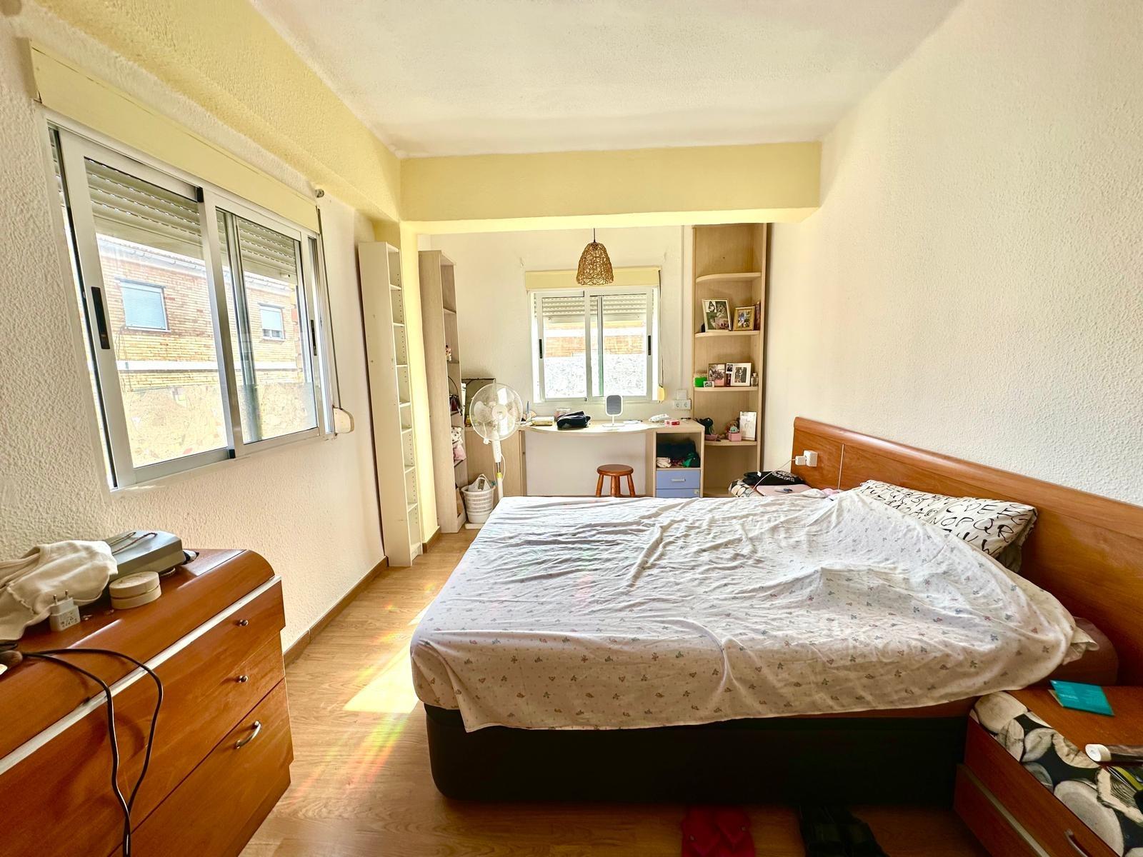 For sale - 3 Bedroom 1 Bathroom Apartment in Torrevieja - Estacion De Autobuses  - Alicante
