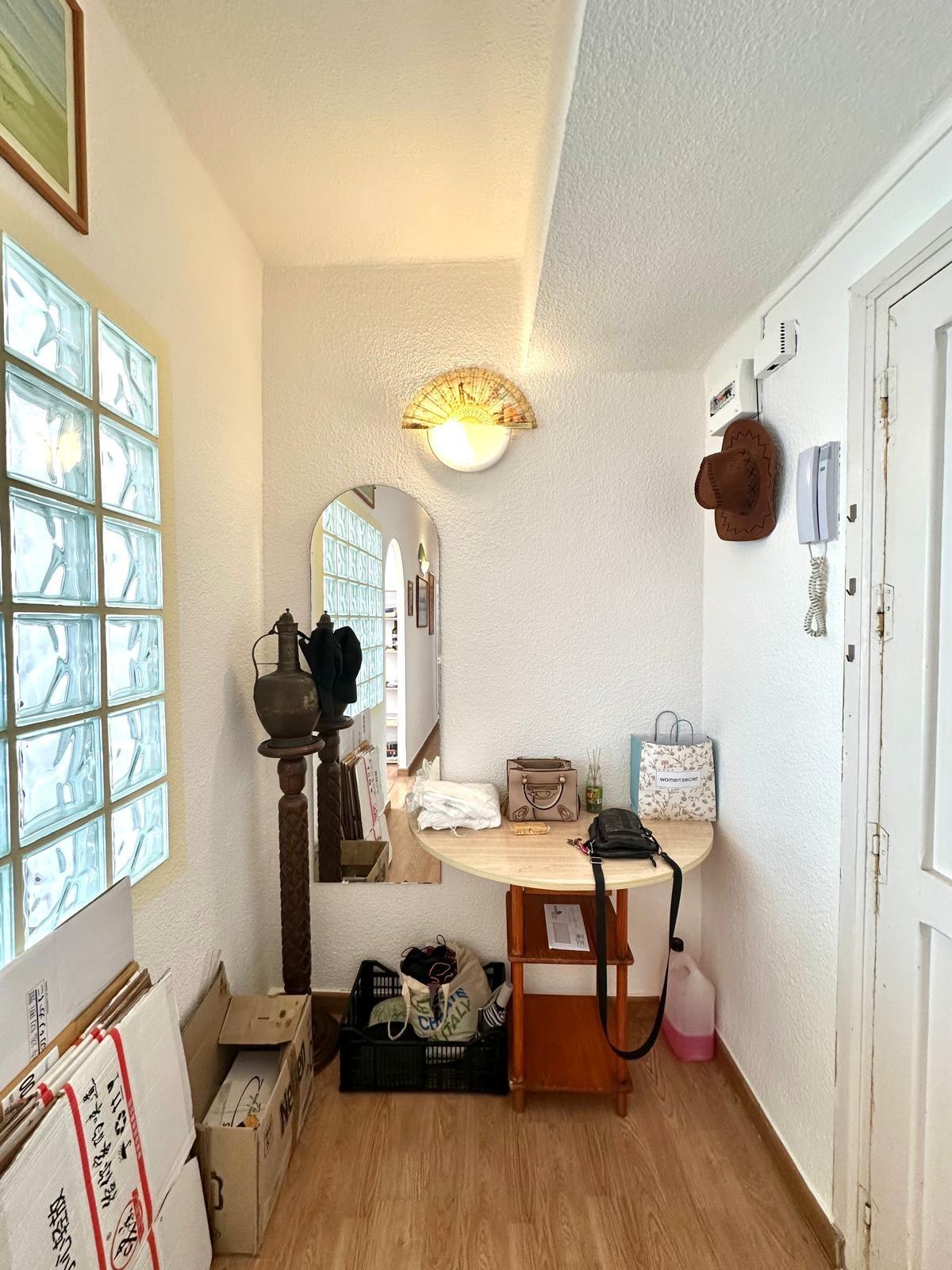 For sale - 3 Bedroom 1 Bathroom Apartment in Torrevieja - Estacion De Autobuses  - Alicante