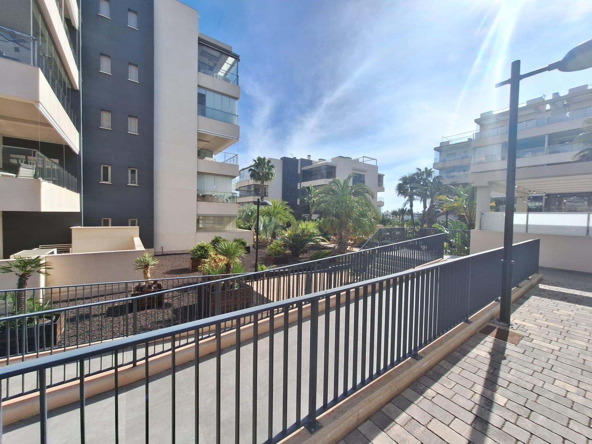 For sale - 3 Bedroom 2 Bathroom Apartment in Orihuela Costa - Los Dolses  - Alicante