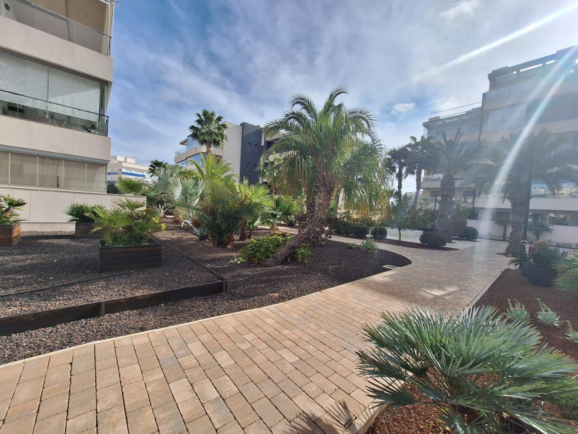 For sale - 3 Bedroom 2 Bathroom Apartment in Orihuela Costa - Los Dolses  - Alicante
