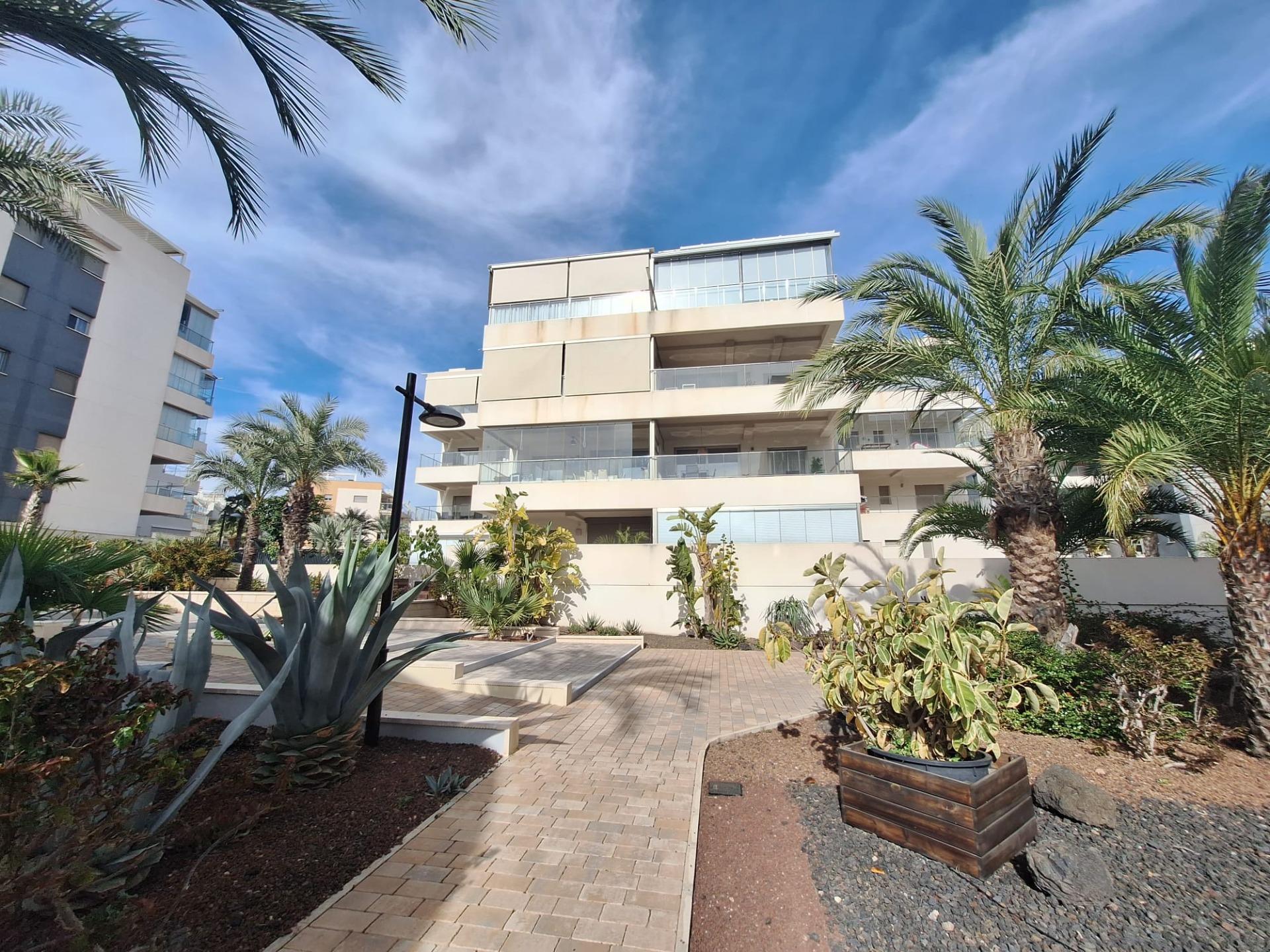 For sale - 3 Bedroom 2 Bathroom Apartment in Orihuela Costa - Los Dolses  - Alicante