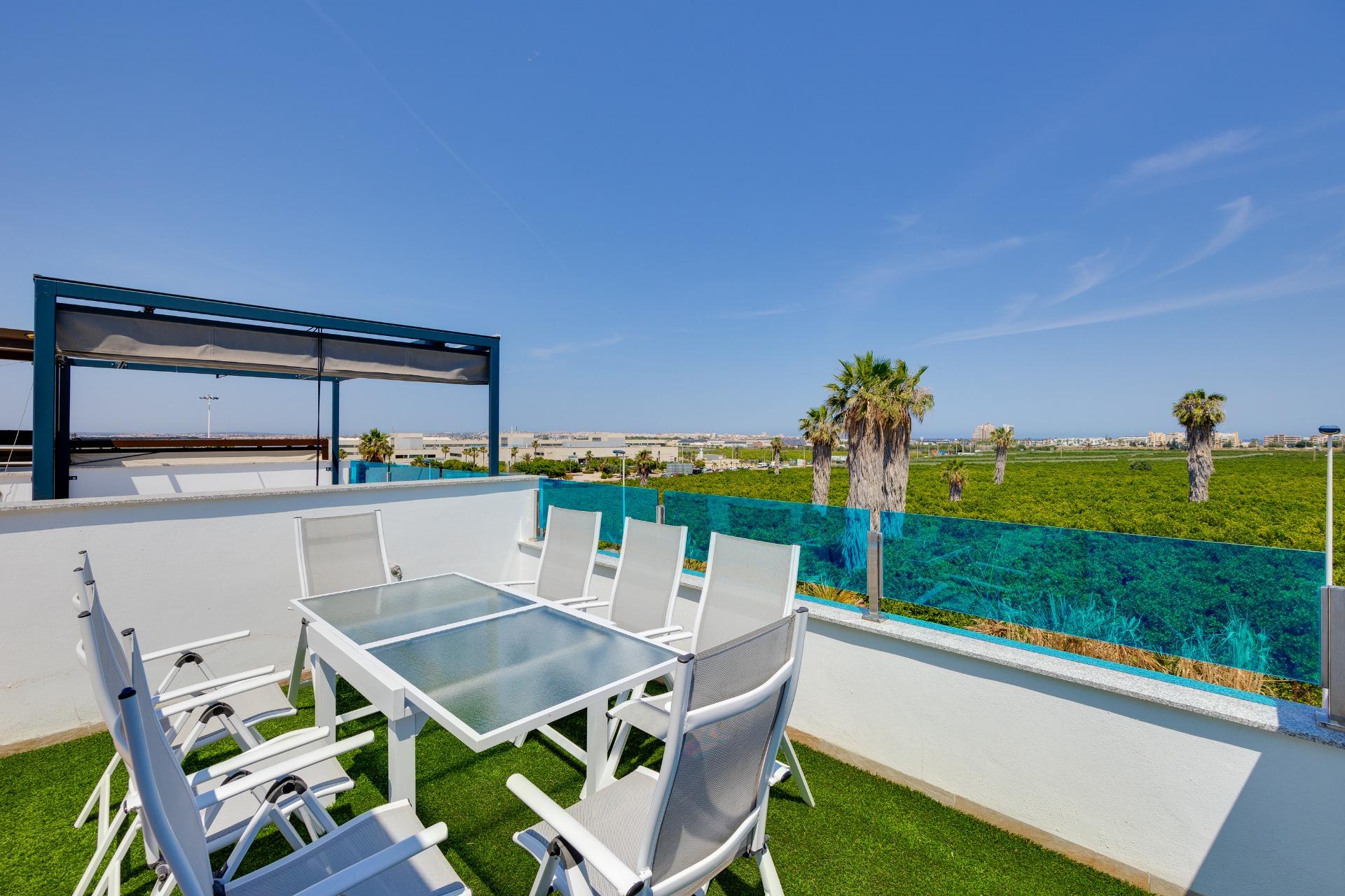 For sale - 3 Bedroom 3 Bathroom Town House in Torrevieja - Los Balcones  - Alicante