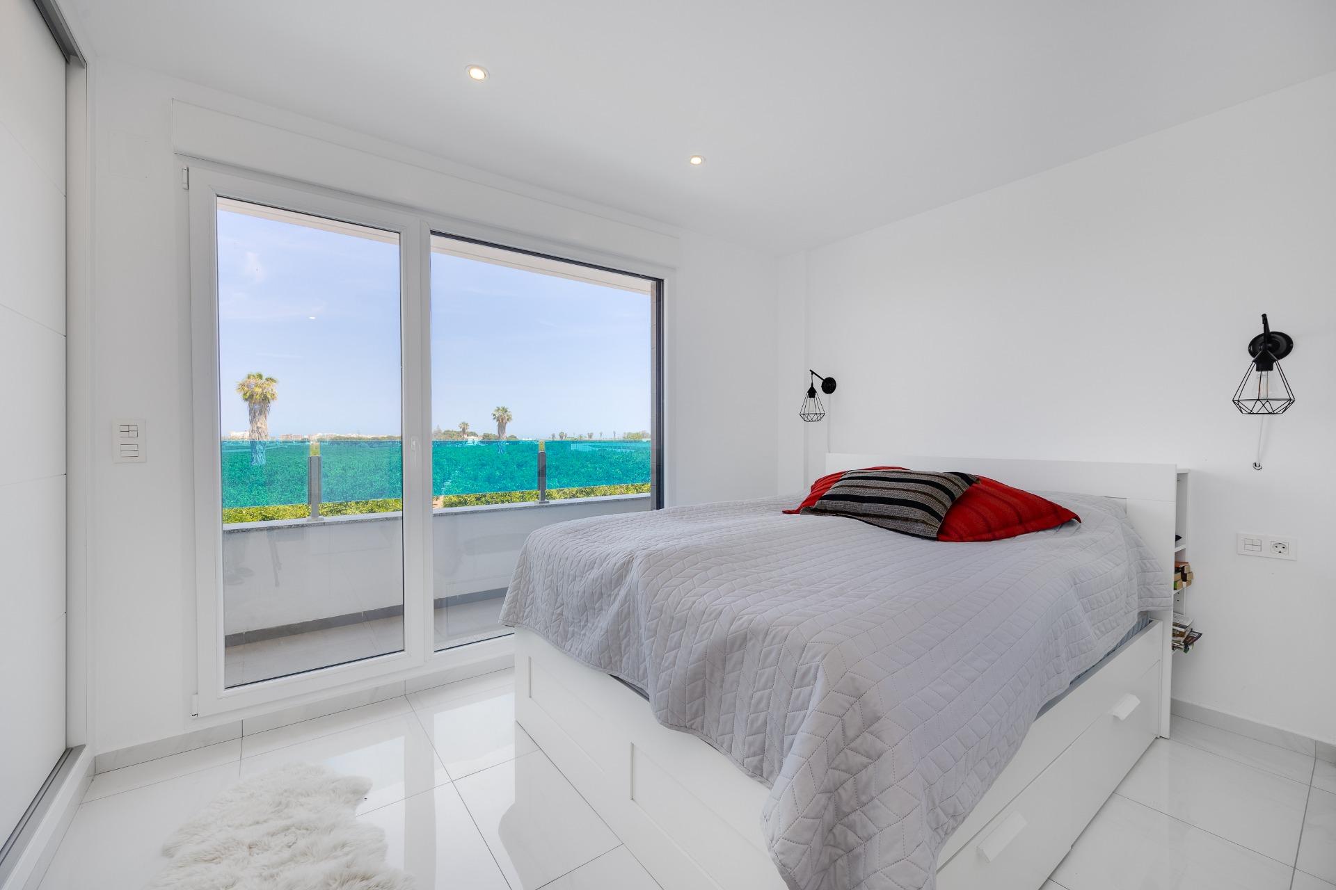For sale - 3 Bedroom 3 Bathroom Town House in Torrevieja - Los Balcones  - Alicante