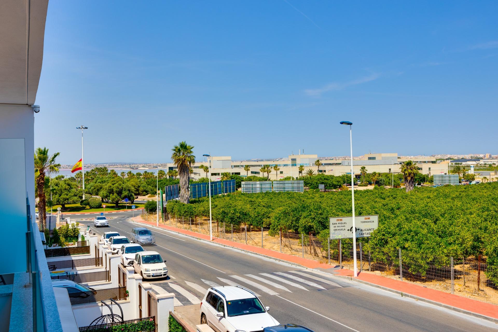 For sale - 3 Bedroom 3 Bathroom Town House in Torrevieja - Los Balcones  - Alicante