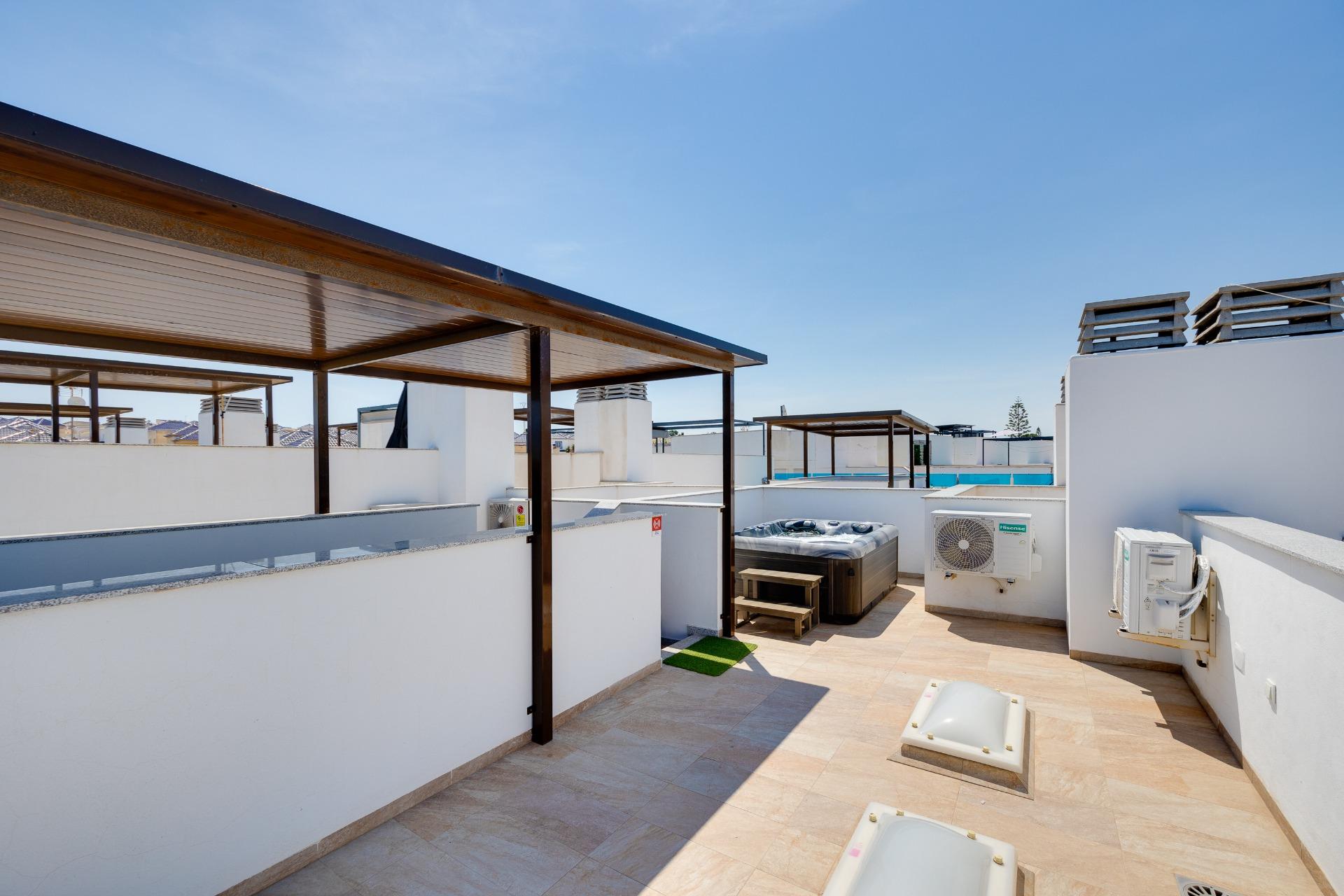 For sale - 3 Bedroom 3 Bathroom Town House in Torrevieja - Los Balcones  - Alicante