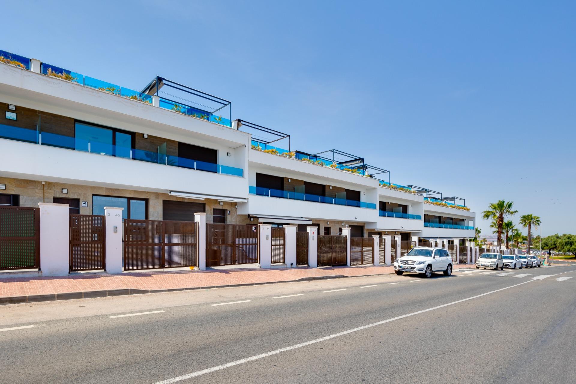 For sale - 3 Bedroom 3 Bathroom Town House in Torrevieja - Los Balcones  - Alicante
