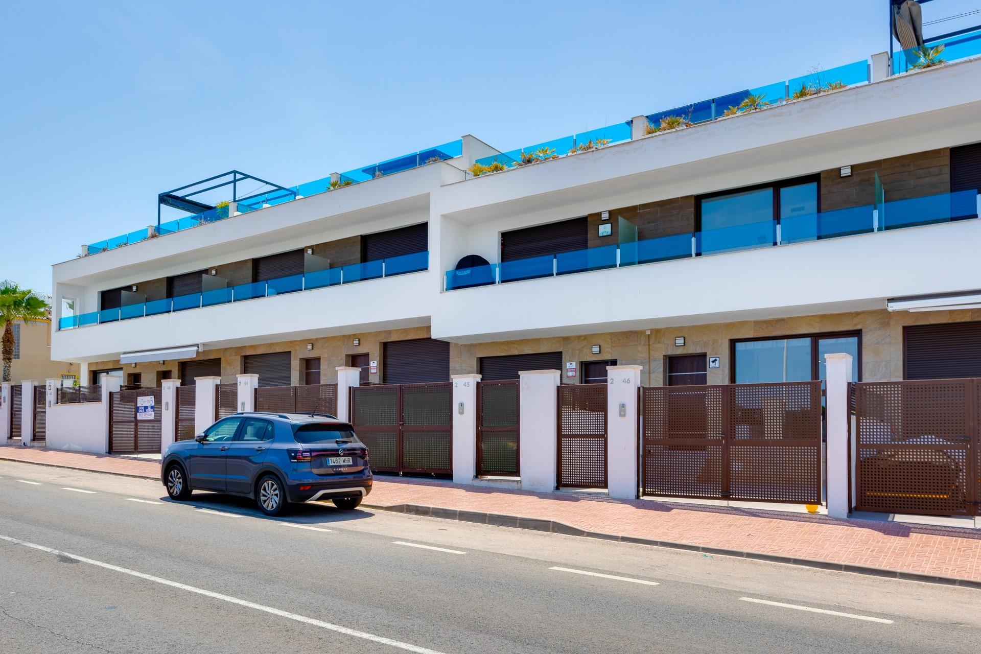 For sale - 3 Bedroom 3 Bathroom Town House in Torrevieja - Los Balcones  - Alicante