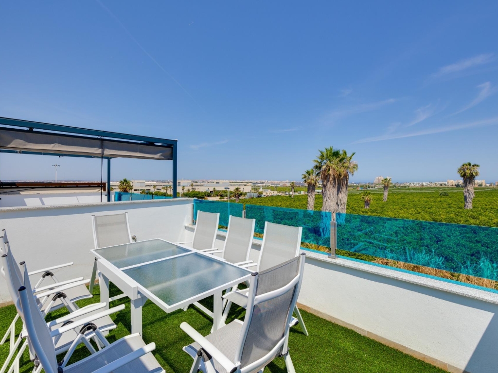 3 Bedroom 3 Bathroom Town House in Torrevieja