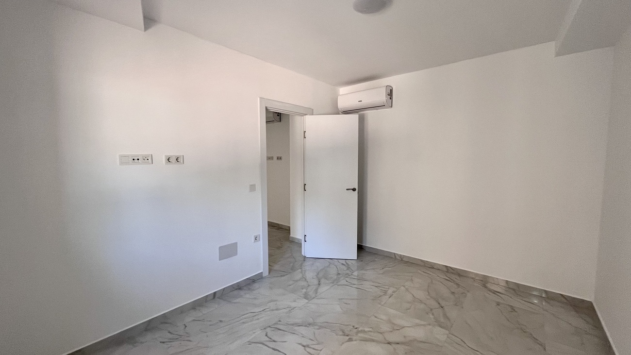 For sale - 2 Bedroom 2 Bathroom Bungalow in Torrevieja -  - Alicante