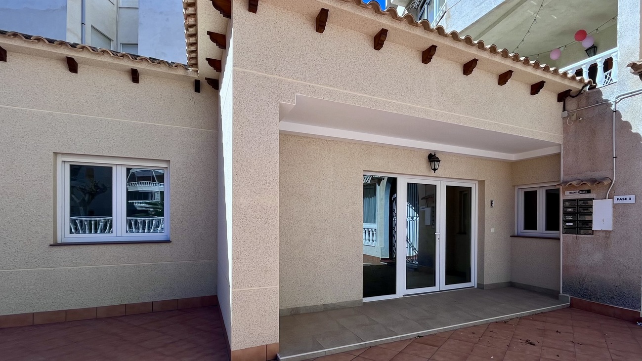 For sale - 2 Bedroom 2 Bathroom Bungalow in Torrevieja -  - Alicante