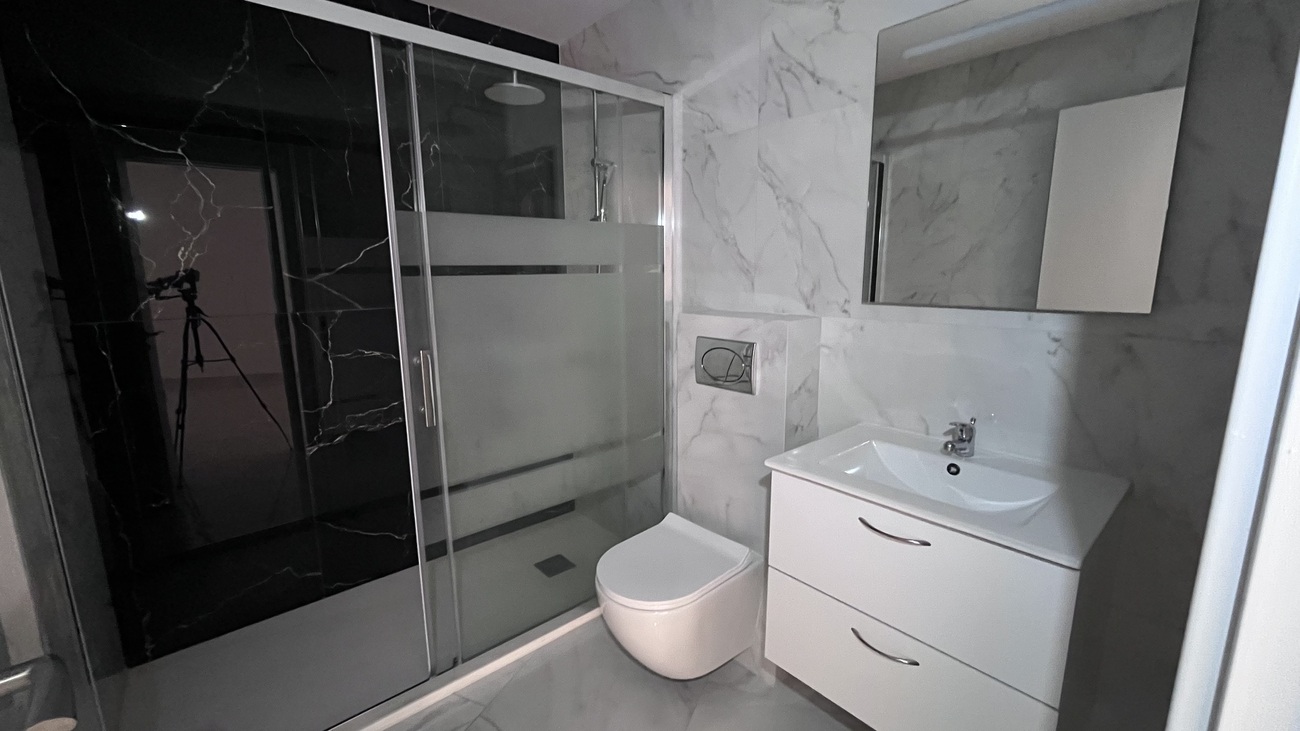 For sale - 2 Bedroom 2 Bathroom Bungalow in Torrevieja -  - Alicante