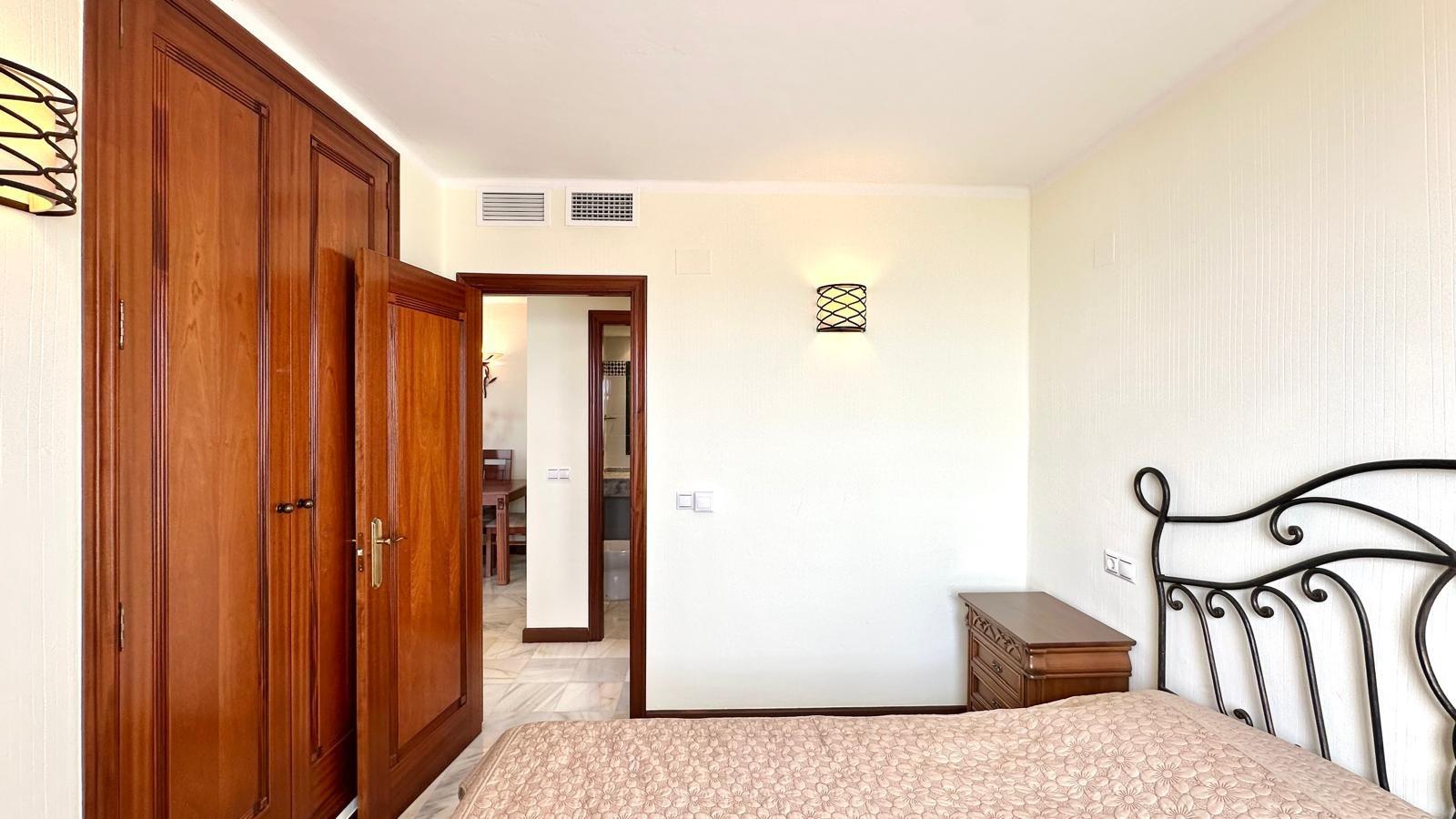 For sale - 3 Bedroom 2 Bathroom Apartment in Torrevieja - Los Frutales  - Alicante