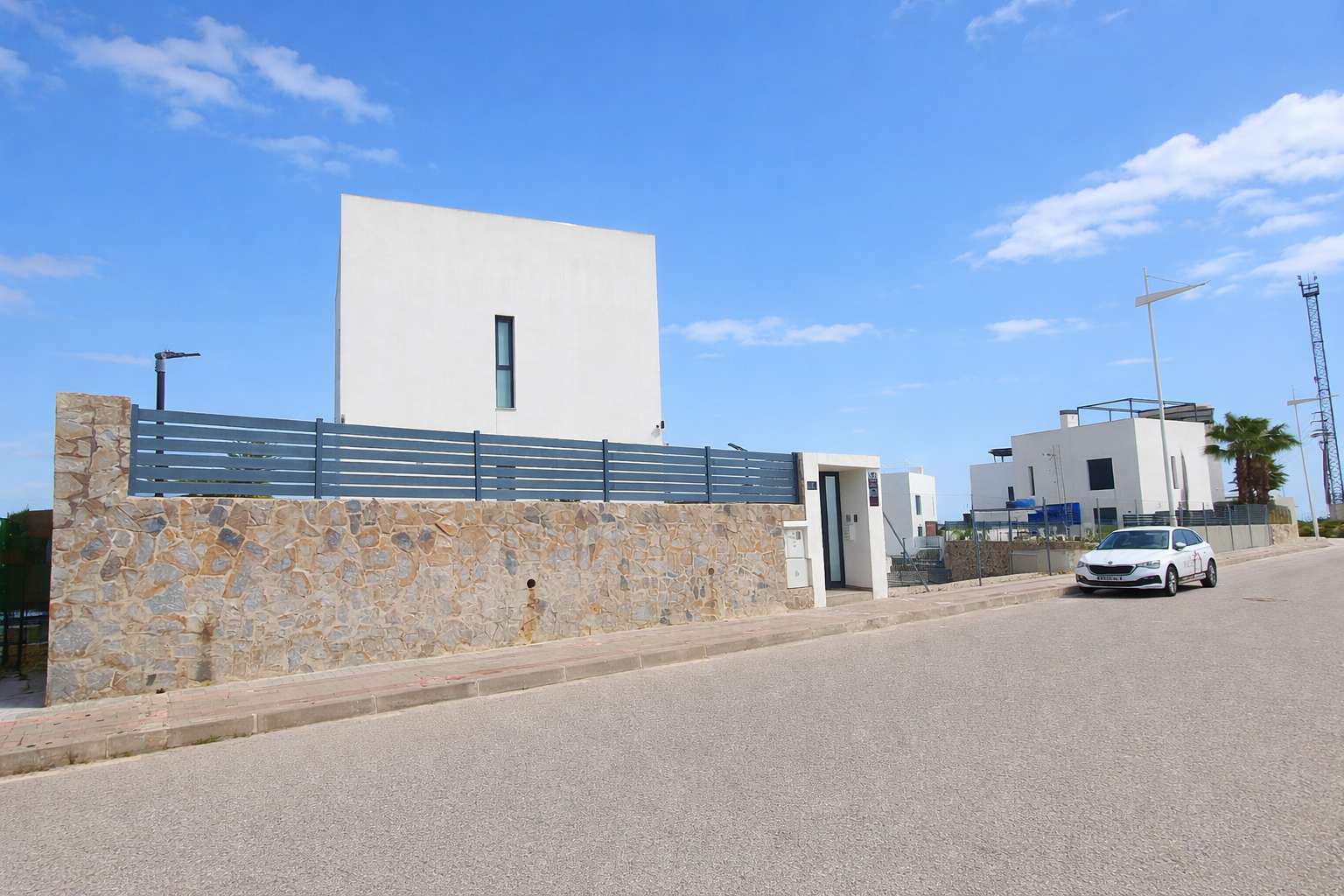 For sale - 3 Bedroom 4 Bathroom Villa in Algorfa - Inland  - Alicante