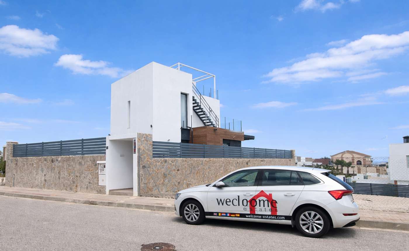 For sale - 3 Bedroom 4 Bathroom Villa in Algorfa - Inland  - Alicante