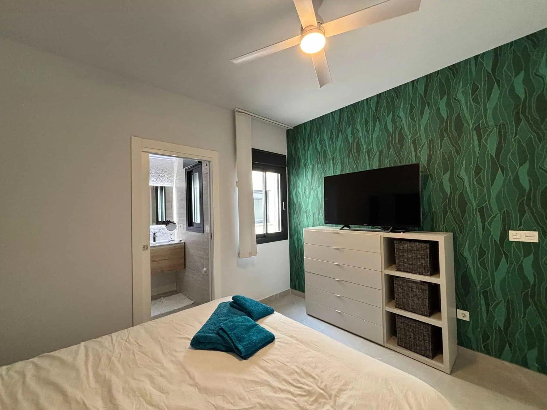 For sale - 3 Bedroom 2 Bathroom Penthouse in Torrevieja - Las Piscinas Naturales  - Alicante