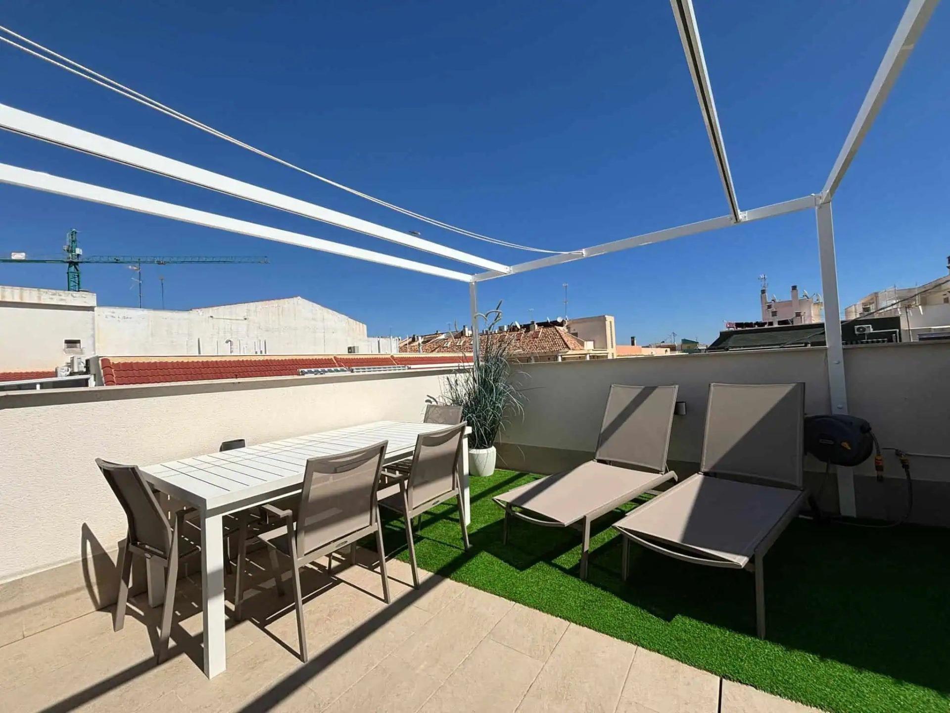 For sale - 3 Bedroom 2 Bathroom Penthouse in Torrevieja - Las Piscinas Naturales  - Alicante