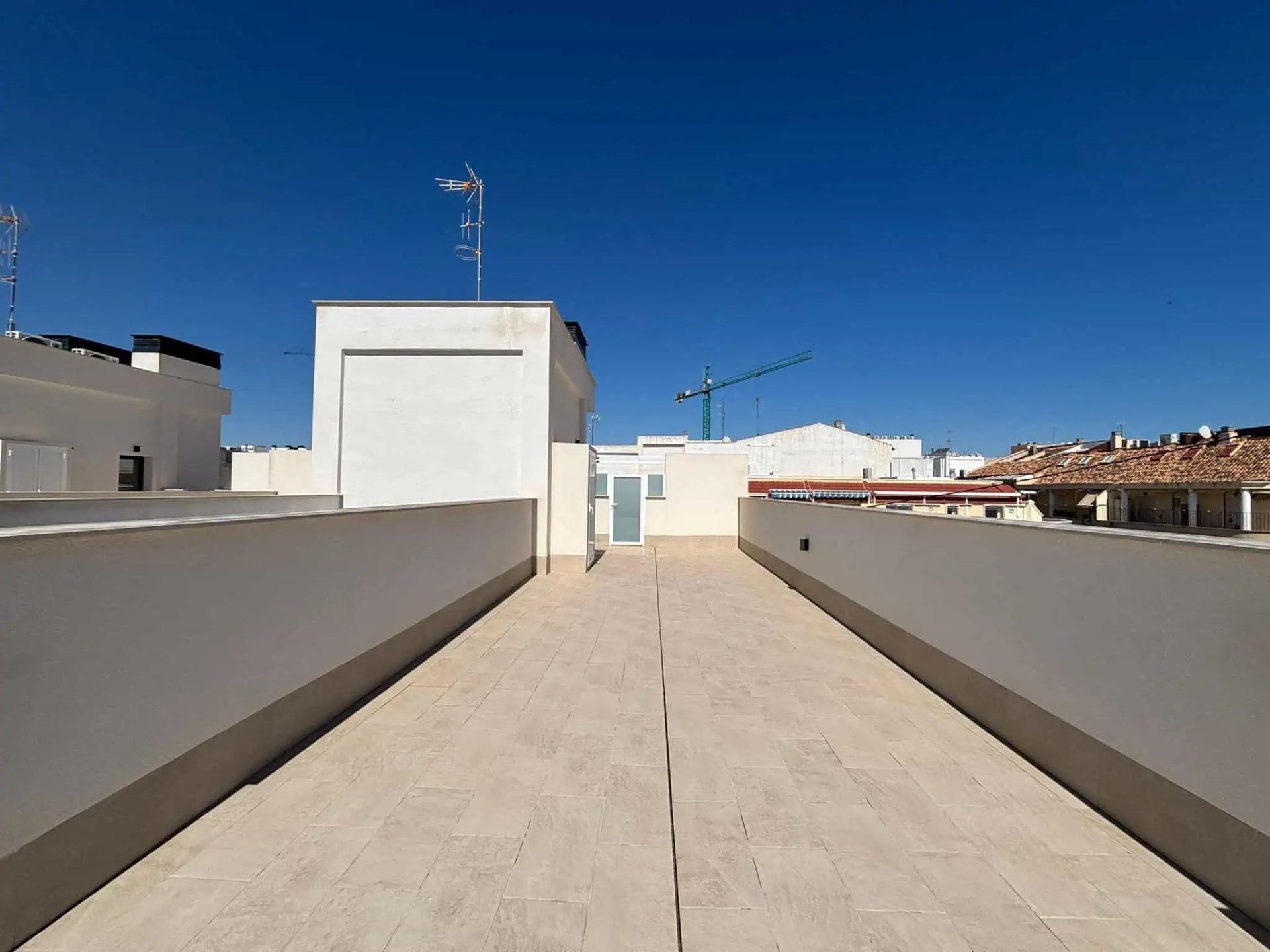 For sale - 3 Bedroom 2 Bathroom Penthouse in Torrevieja - Las Piscinas Naturales  - Alicante