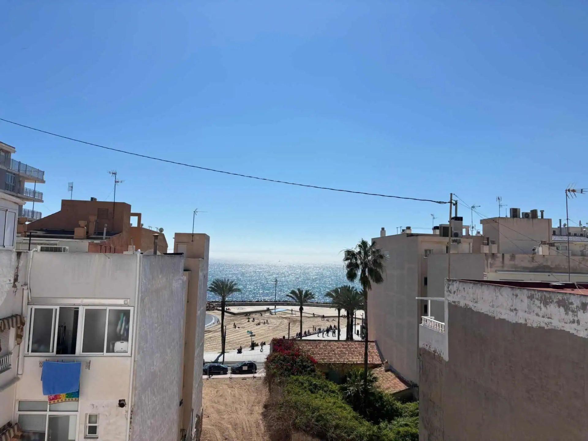 For sale - 3 Bedroom 2 Bathroom Penthouse in Torrevieja - Las Piscinas Naturales  - Alicante