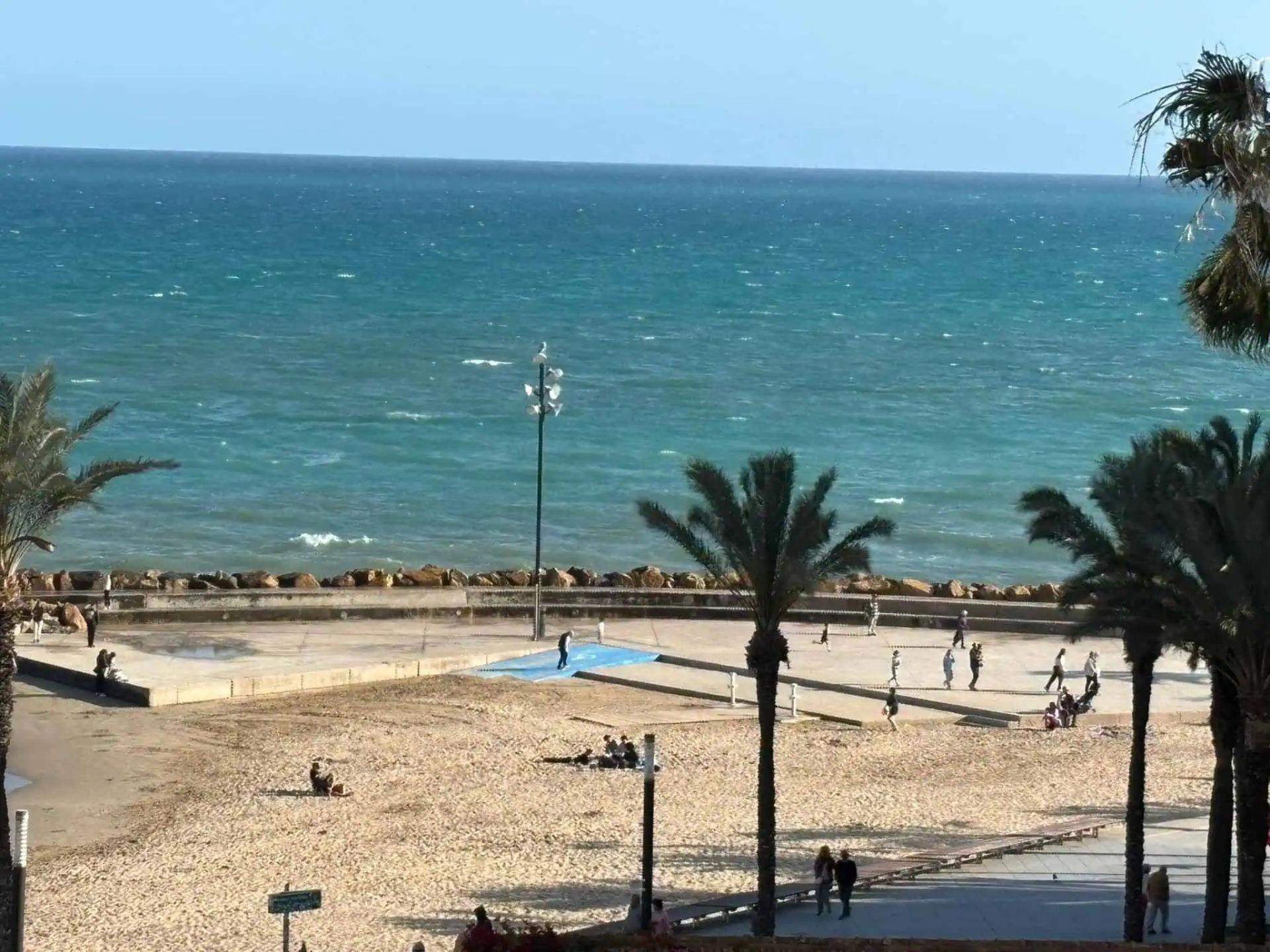 For sale - 3 Bedroom 2 Bathroom Penthouse in Torrevieja - Las Piscinas Naturales  - Alicante