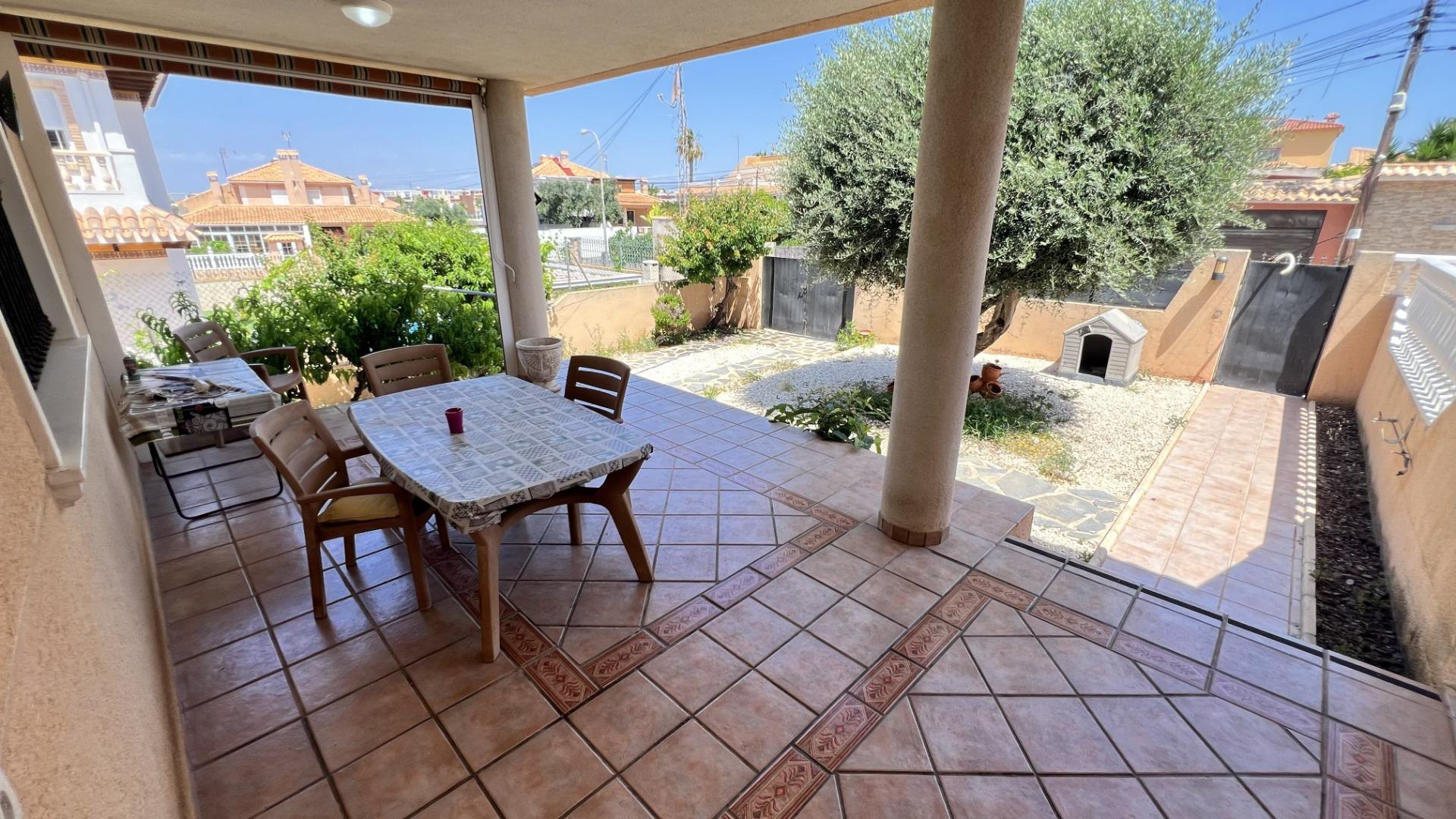 For sale - 4 Bedroom 2 Bathroom Semi Detached in Torrevieja - aguas nuevas  - Alicante