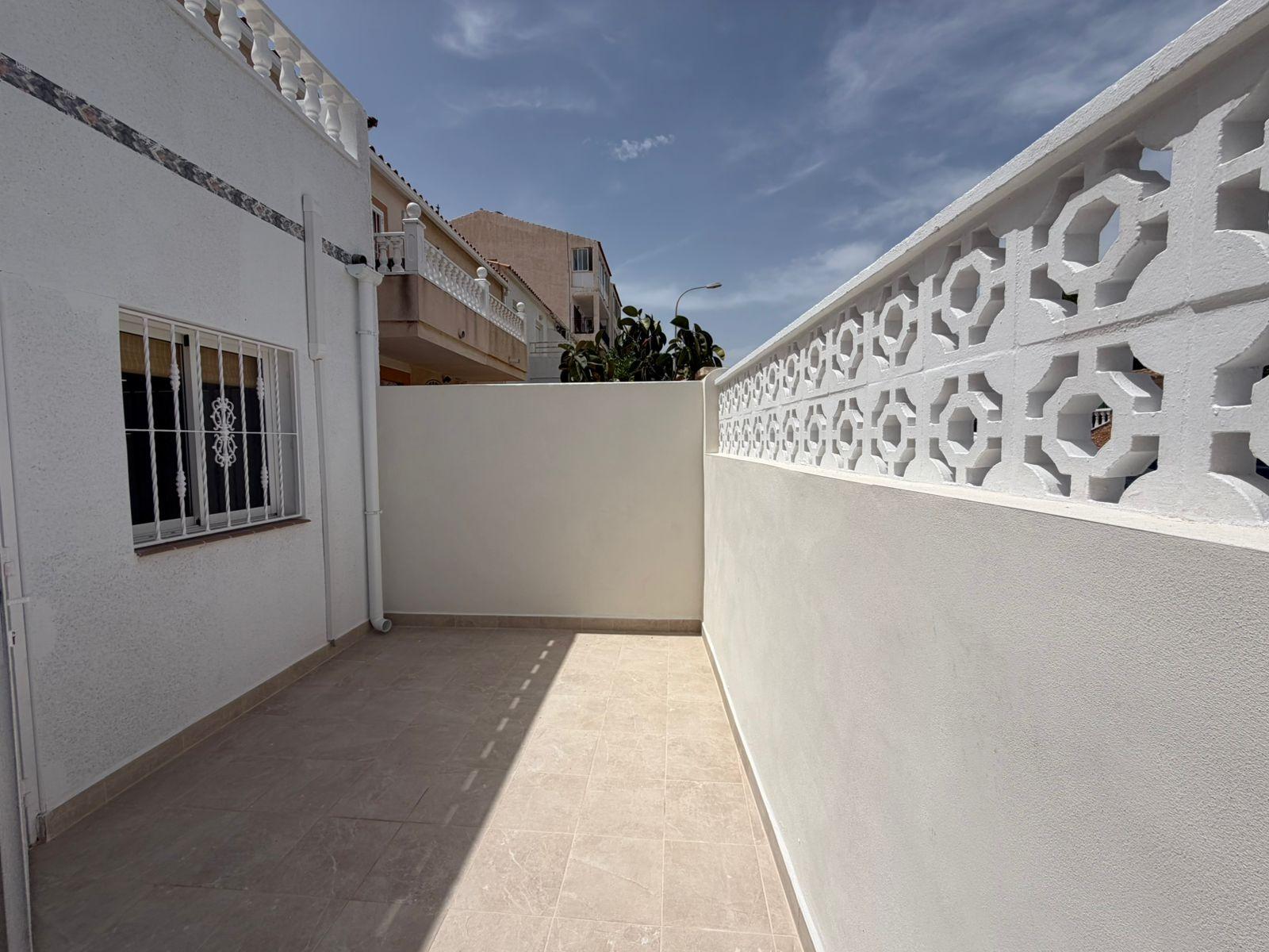 For sale - 2 Bedroom 2 Bathroom Town House in Torrevieja - Sector 25  - Alicante