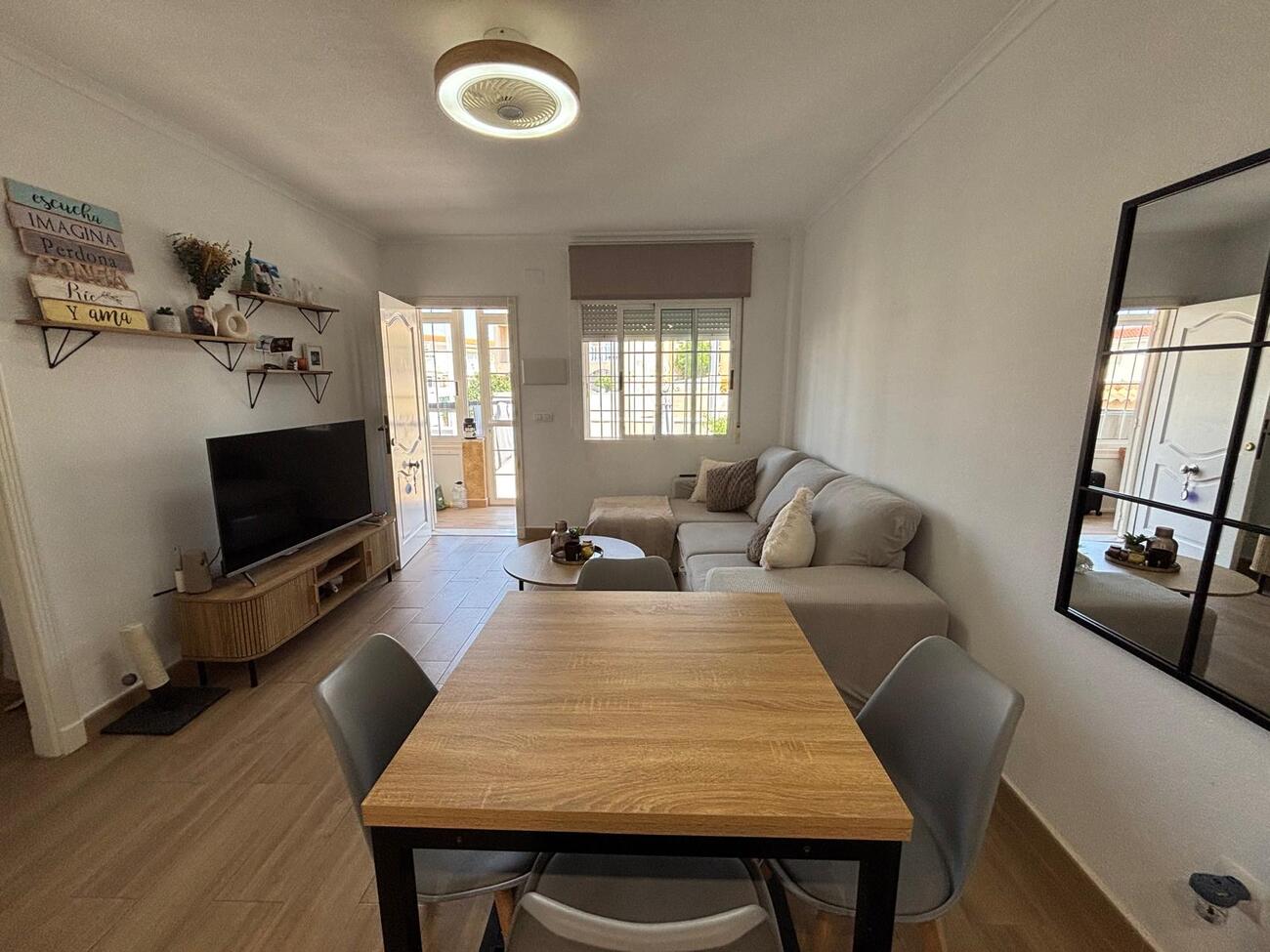 For sale - 2 Bedroom 1 Bathroom Apartment in Torrevieja - Costa Blanca  - Alicante
