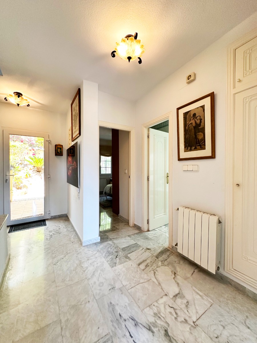 For sale - 3 Bedroom 3 Bathroom Villa in Orihuela Costa - Costa Blanca  - Alicante