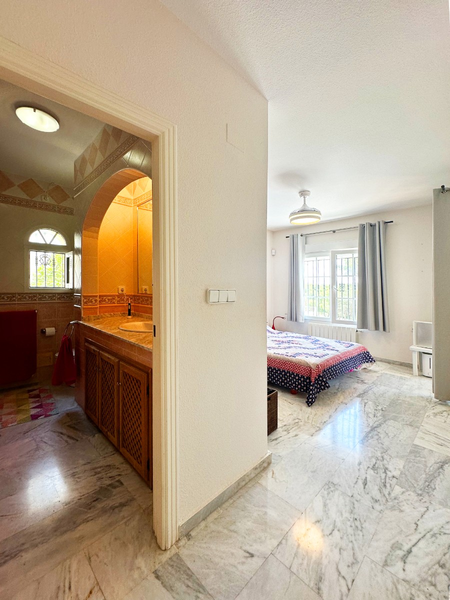 For sale - 3 Bedroom 3 Bathroom Villa in Orihuela Costa - Costa Blanca  - Alicante
